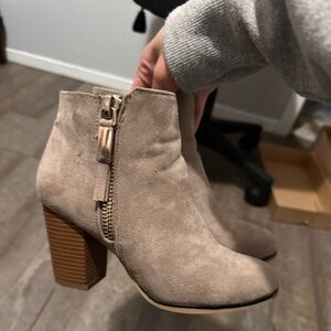Stylish Tan Ankle Boots for Women